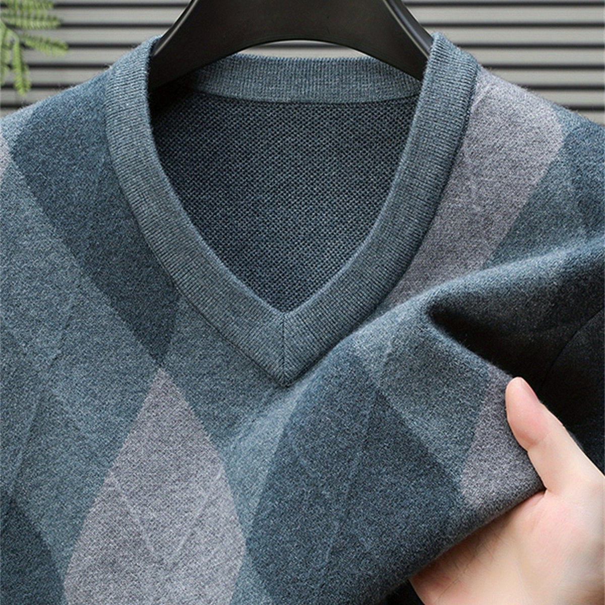 Argyle V-Neck Sweater Men's Knitted Pullover – Casual, Office · Faylori