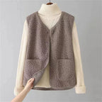 Fleece Sleeveless Vest Women's Button-Up V-Neck with Pockets – Casual, Layering Gilet for Everyday Warmth